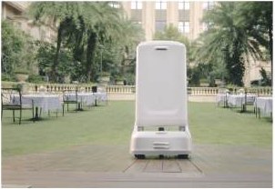 Robotická kosačka PUDU rady GT na trávniku